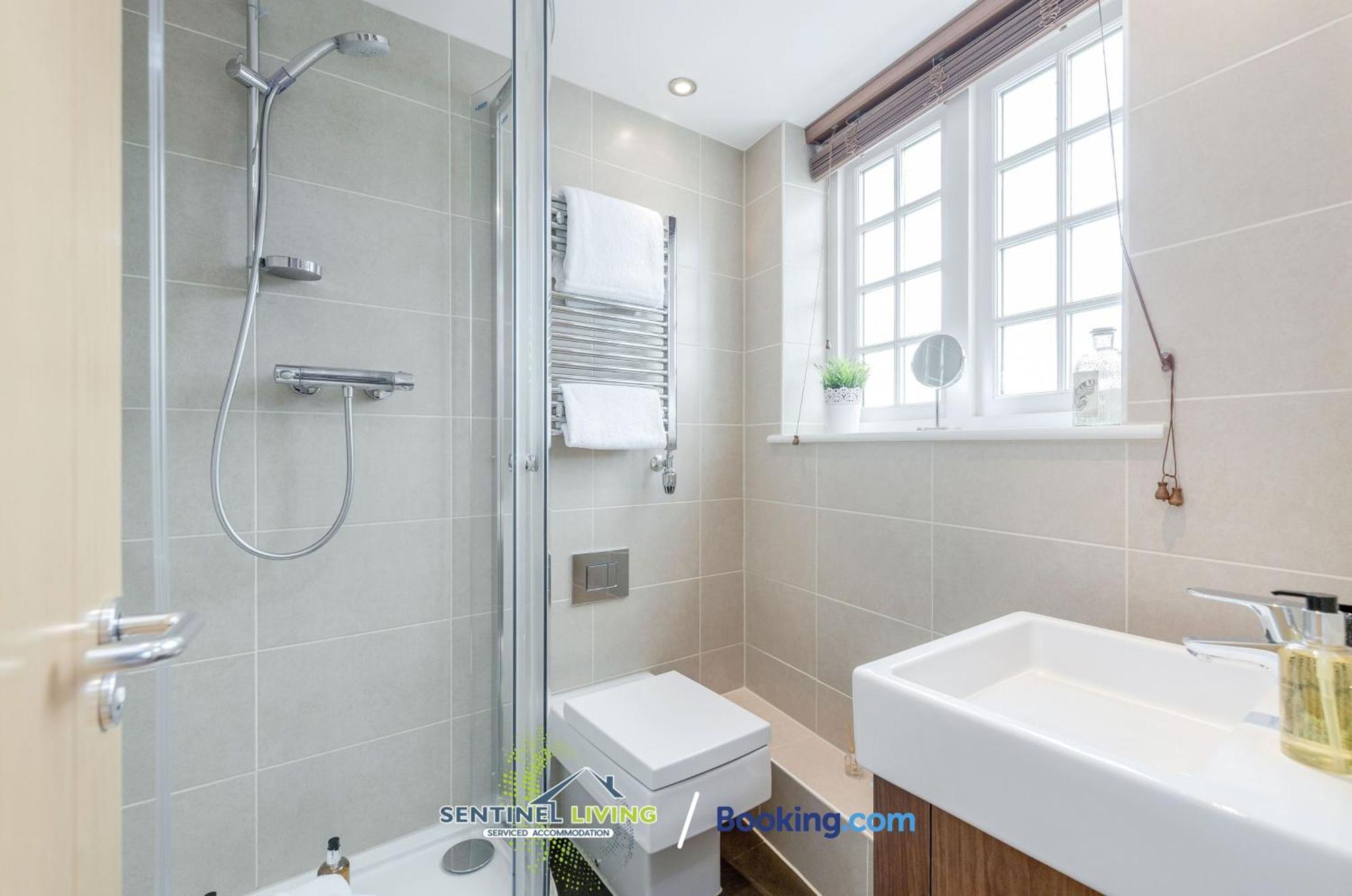 Windsor Flat 2 Bed By Sentinel Living With Free Wifi And Parking Apartment Exterior photo