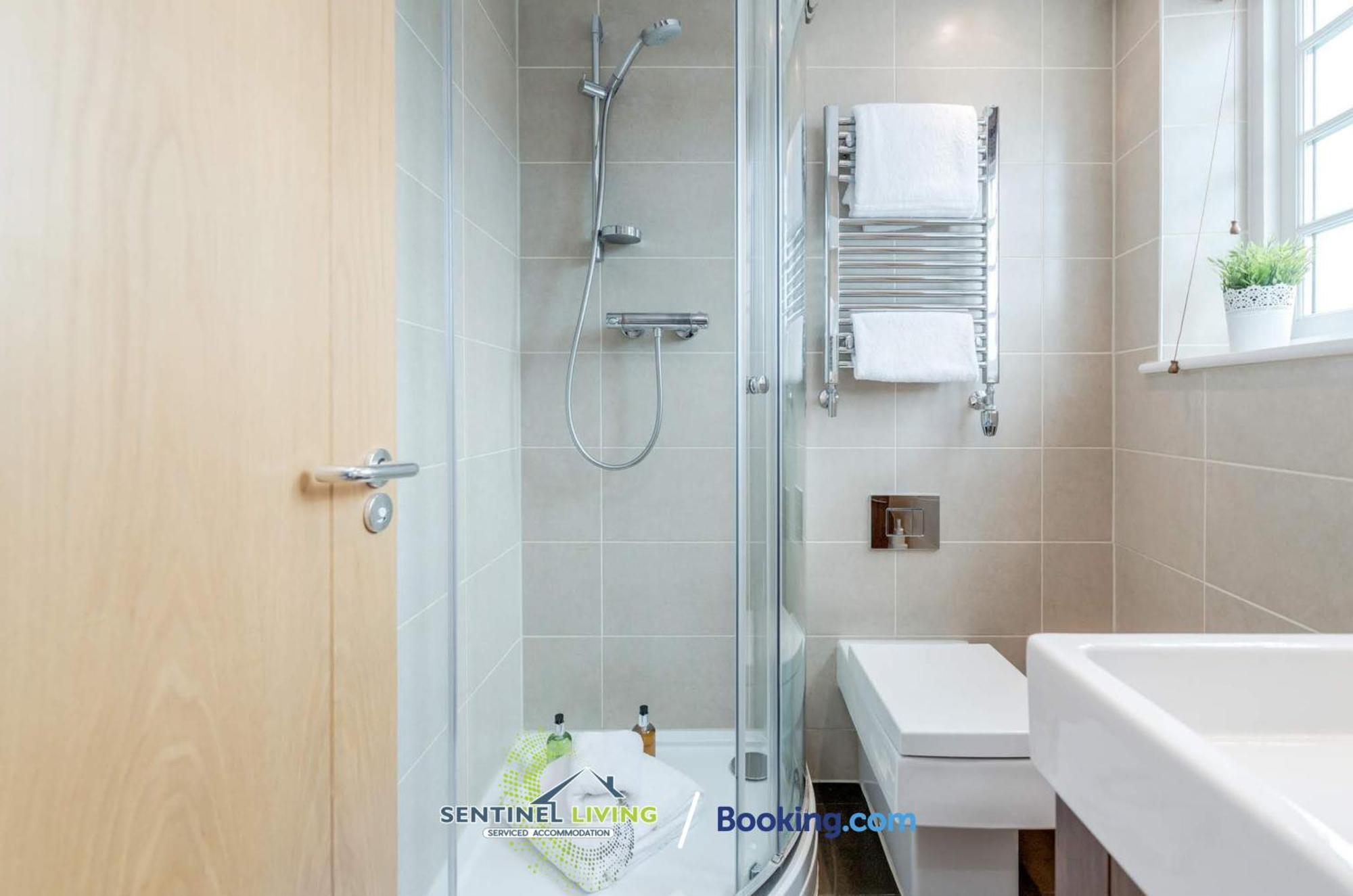 Windsor Flat 2 Bed By Sentinel Living With Free Wifi And Parking Apartment Exterior photo
